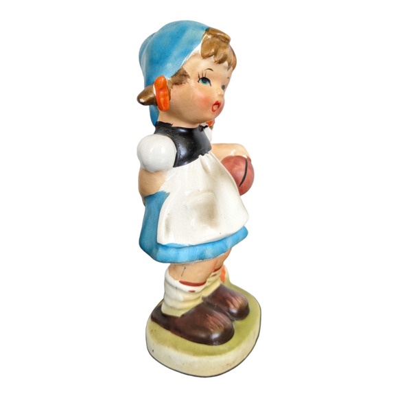 Ceramic Figurine Little Girl Holding Basket Ball
VINTAGE - Picture 7 of 8